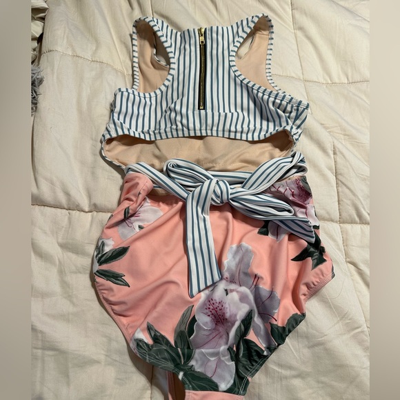 Albion one piece bathing suit - Picture 2 of 11